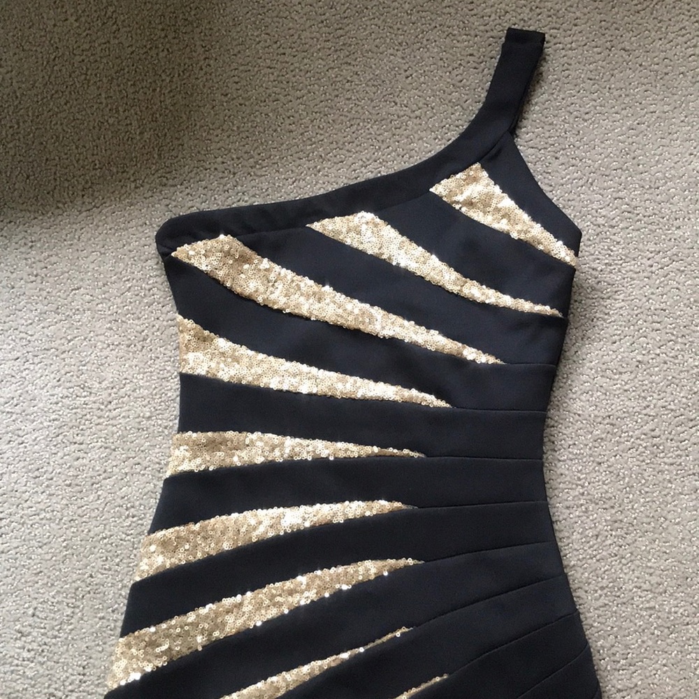 Bebe Black and gold tight dress - Picture 2 of 4